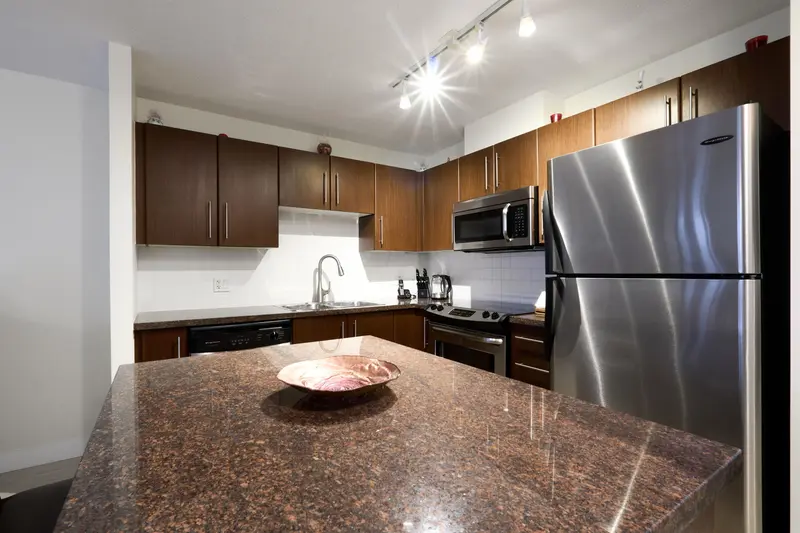 401 2138 MADISON AVENUE - photo 4 of 25