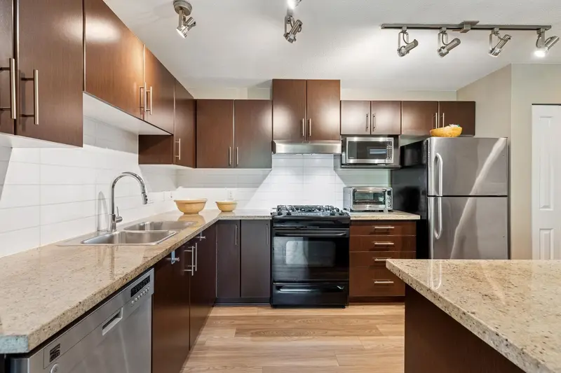 212 600 KLAHANIE DRIVE - photo 3 of 25