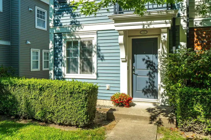 71 18983 72A AVENUE - photo 3 of 22