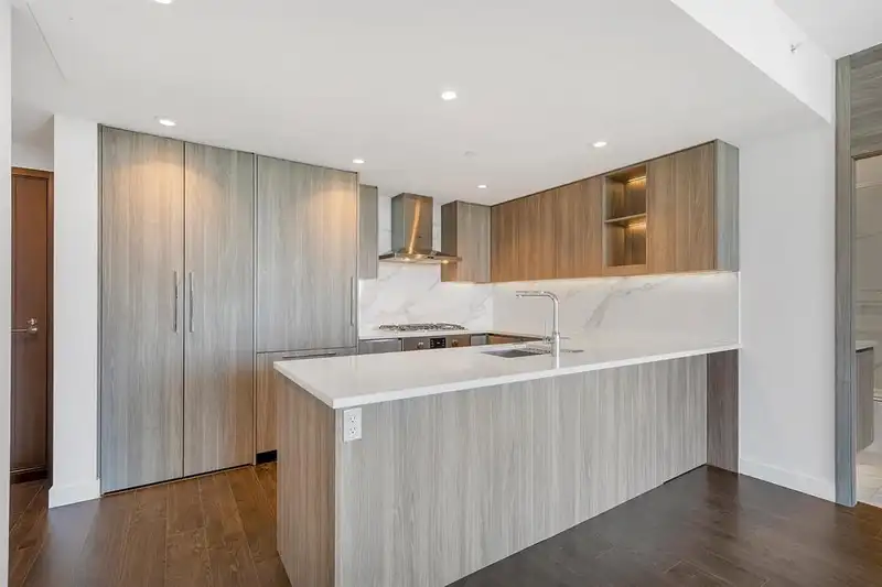 2403 9887 WHALLEY BOULEVARD - photo 2 of 17