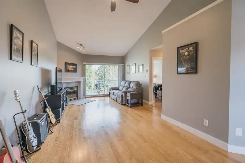 20 5750 174 STREET - photo 2 of 32