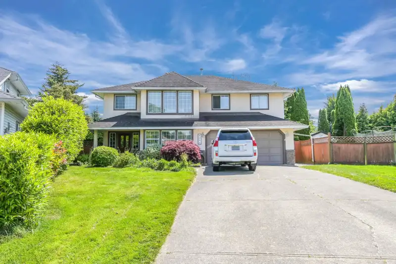 6084 185 STREET - photo 1 of 40