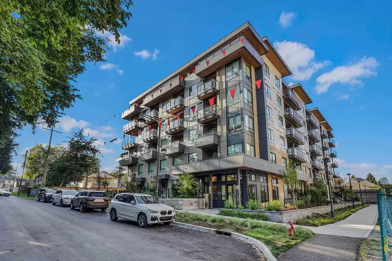 402 13439 94A AVENUE - photo 1 of 9