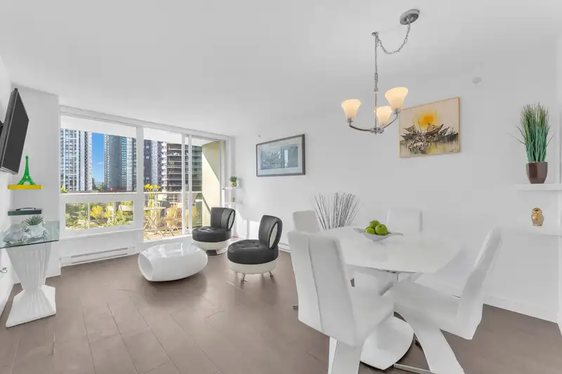 703 13696 100 AVENUE - photo 1 of 25