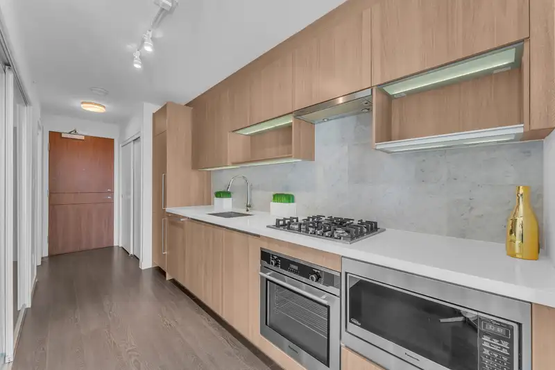 703 13696 100 AVENUE - photo 3 of 25