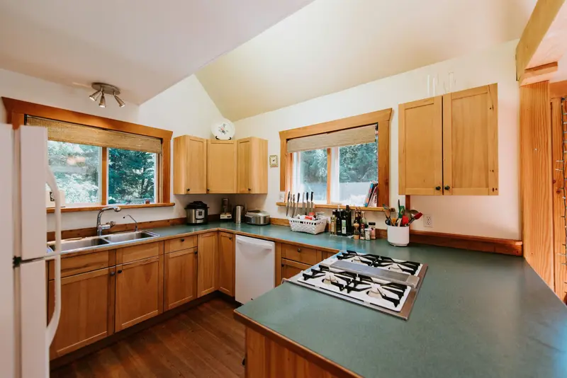 981 CONRAD ROAD - photo 4 of 25