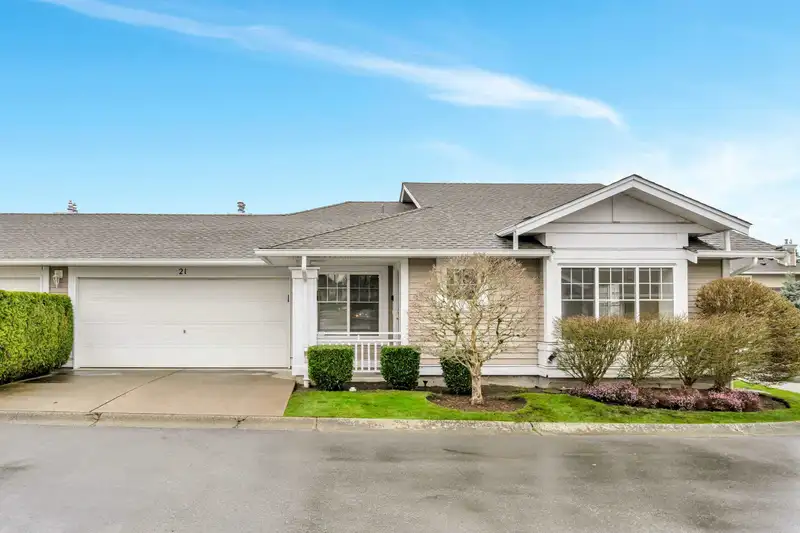 21 6885 184TH STREET - photo 1 of 39