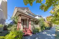 6631 192A STREET - thumbnail 2