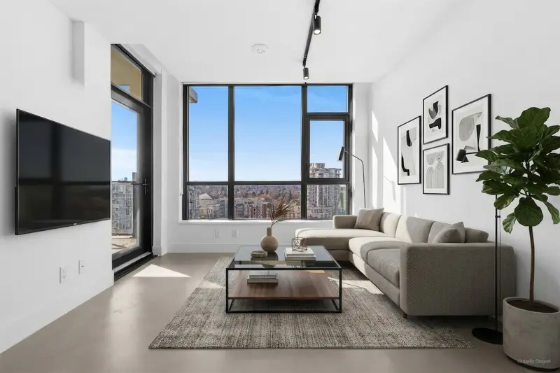 1105 3996 DUMFRIES STREET - photo 1 of 25