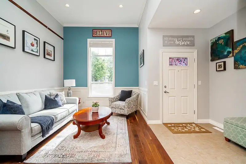 18079 70A AVENUE - photo 4 of 35