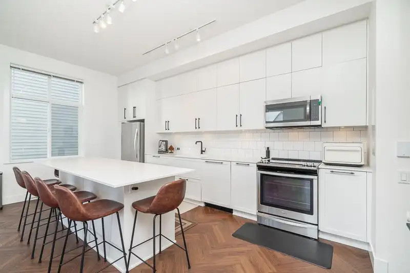 64 17555 57A AVENUE - photo 4 of 30