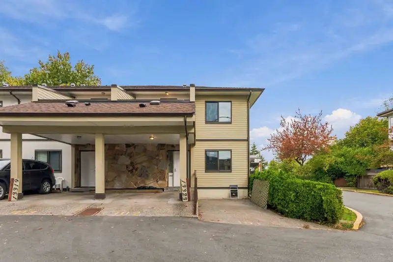 13323 71B AVENUE - photo 2 of 25