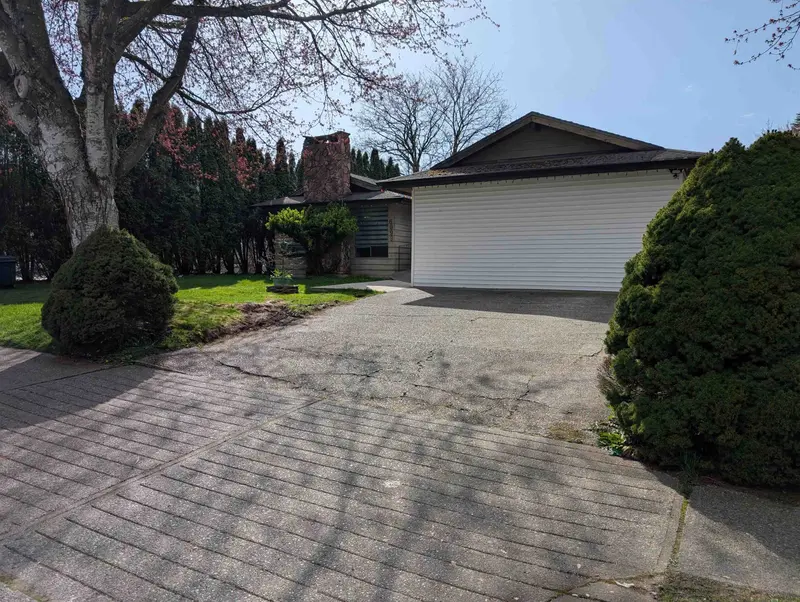 6099 172 STREET - photo 3 of 25