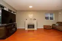 14858 58 AVENUE - thumbnail 4