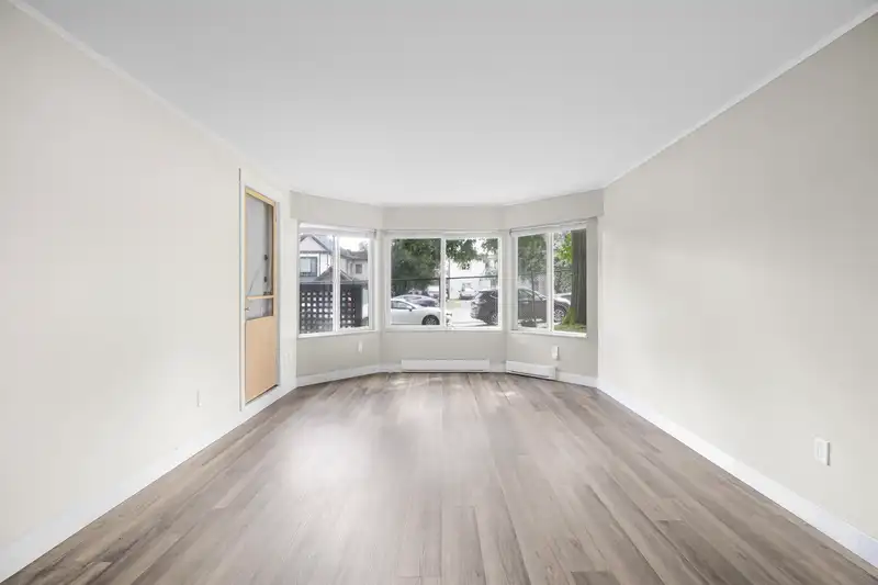 116 9635 121 STREET - photo 4 of 22