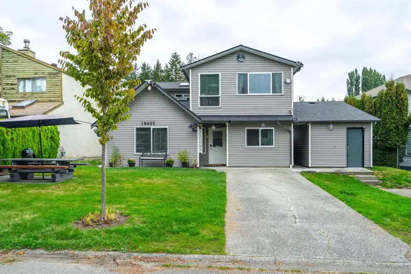 19455 62 AVENUE - photo 1 of 40