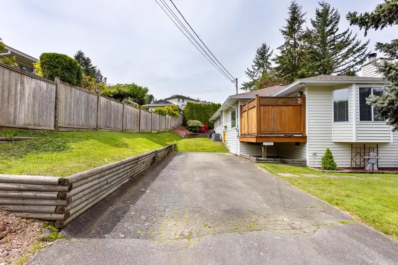 11441 SURREY ROAD - photo 3 of 28