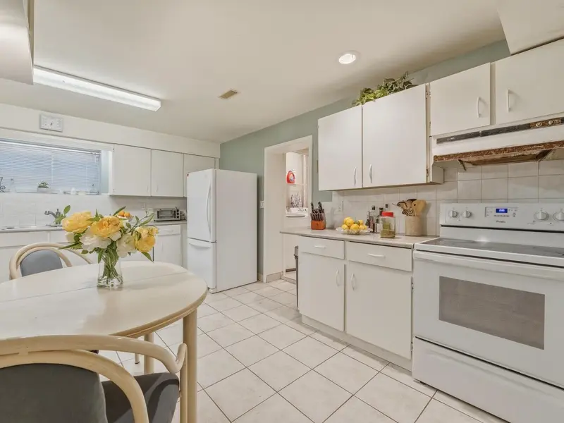 3939 BOUNDARY ROAD - photo 4 of 20