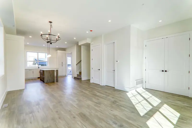 20685 76 AVENUE - photo 4 of 25