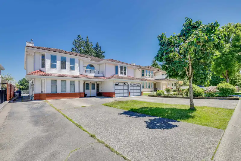 6588 128A STREET - photo 3 of 33