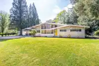 9385 182 STREET - thumbnail 2
