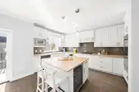 62 6591 195A STREET - thumbnail 1