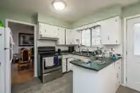 8980 146A STREET - thumbnail 11