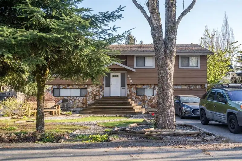 8980 146A STREET - photo 3 of 40