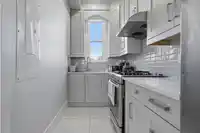 5735 144A STREET - thumbnail 9