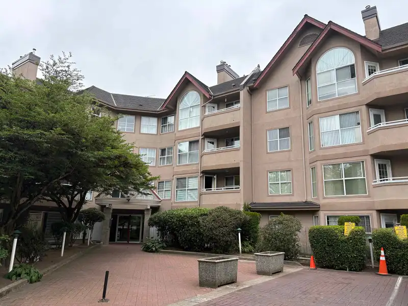 310 7435 121A STREET - photo 2 of 16