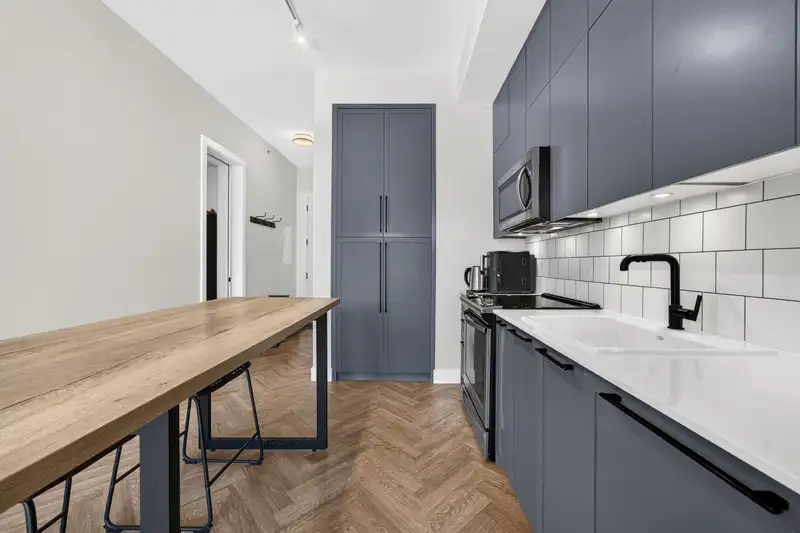 407 10168 149 STREET - photo 3 of 26