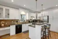 19533 71A AVENUE - thumbnail 3