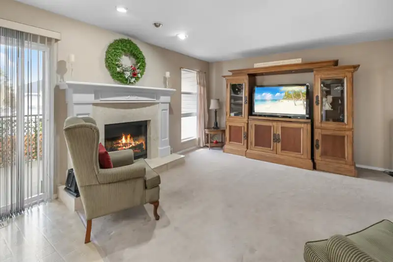 13425 60 AVENUE - photo 3 of 40