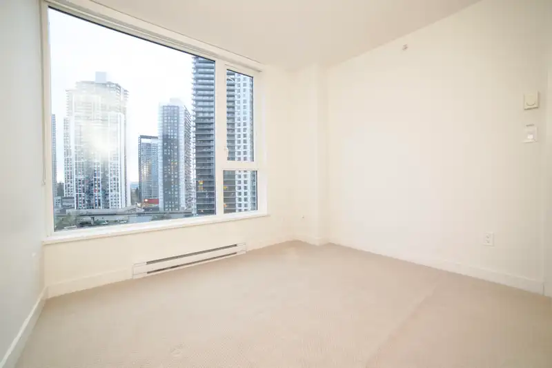 1703 13696 100 AVENUE - photo 3 of 17