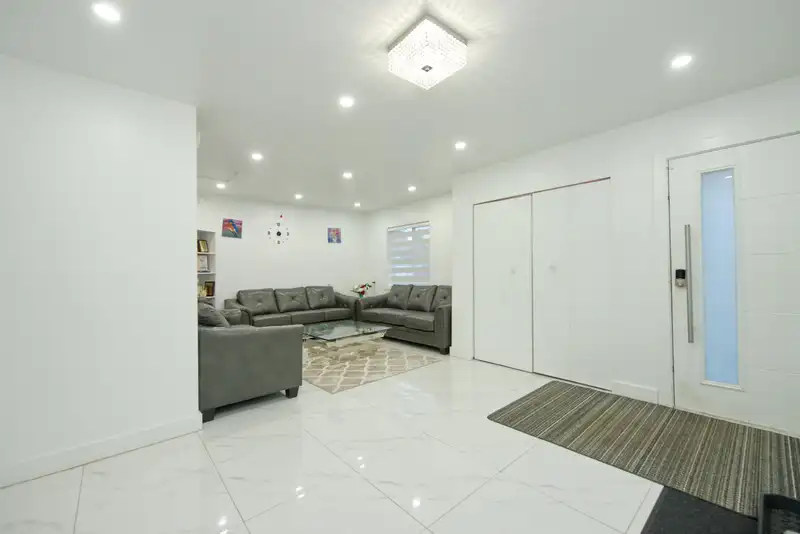 7681 125 STREET - photo 2 of 25