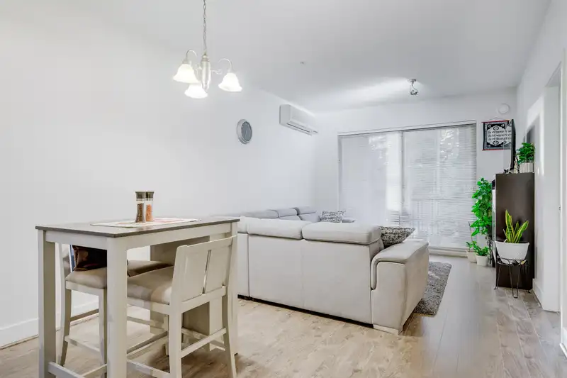 214 6688 120 STREET - photo 2 of 6