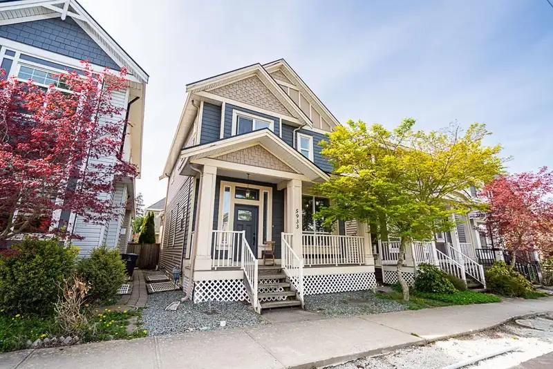 5933 148 STREET - photo 2 of 39