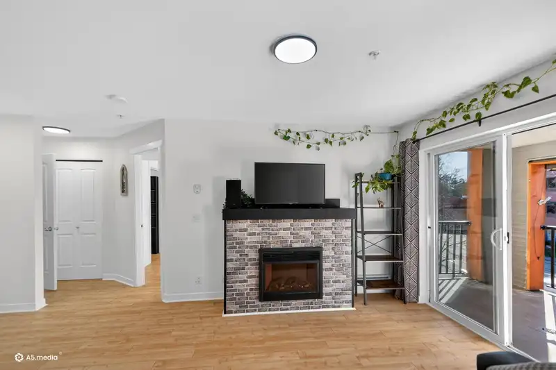 315 6960 120 STREET - photo 3 of 33