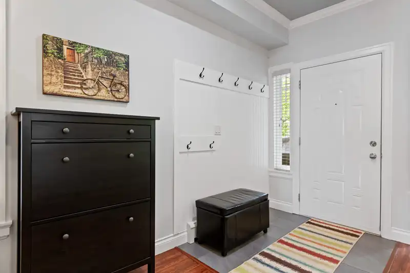 6961 144A STREET - photo 3 of 39