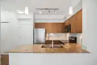 201 13468 KING GEORGE BOULEVARD - thumbnail 9