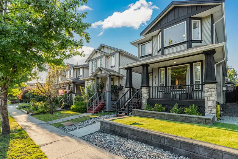 24107 102 AVENUE - photo 3 of 25