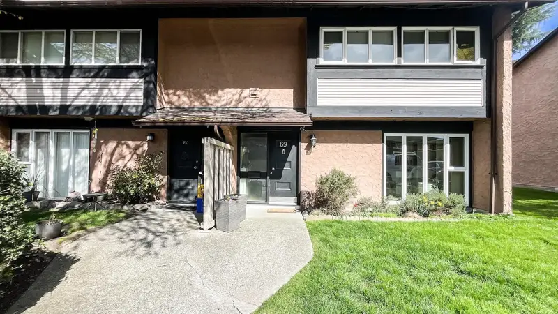 69 10600 NO.4 ROAD - photo 3 of 25