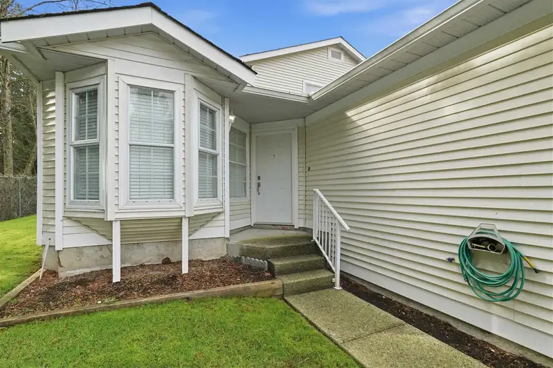 46 6537 138 STREET - photo 2 of 29
