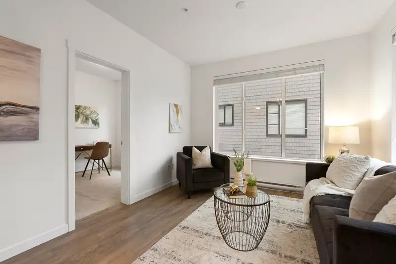 408 15835 85 AVENUE - photo 2 of 27