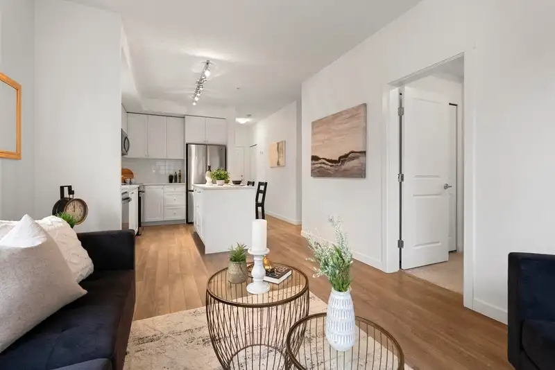 408 15835 85 AVENUE - photo 4 of 27
