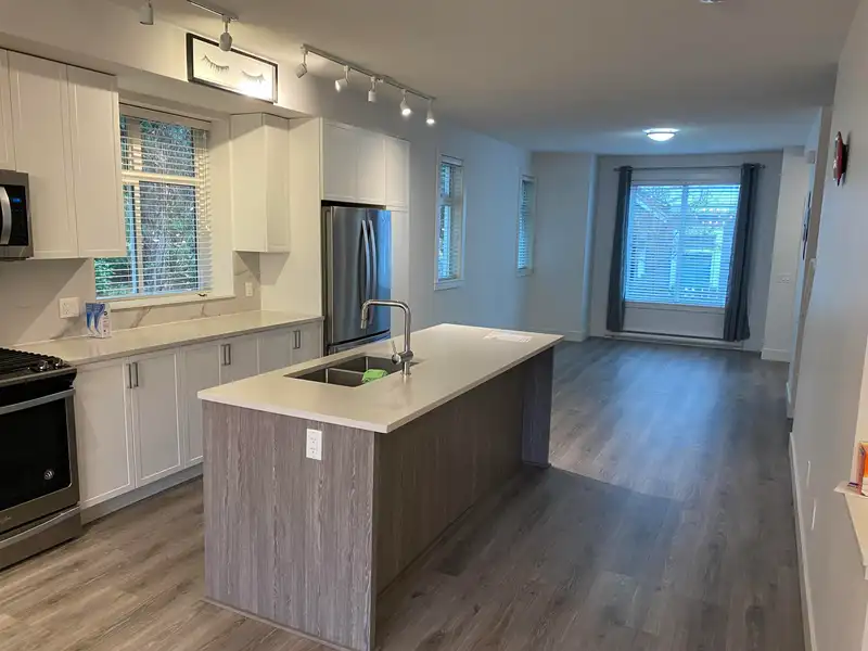 49 9718 161A STREET - photo 3 of 15