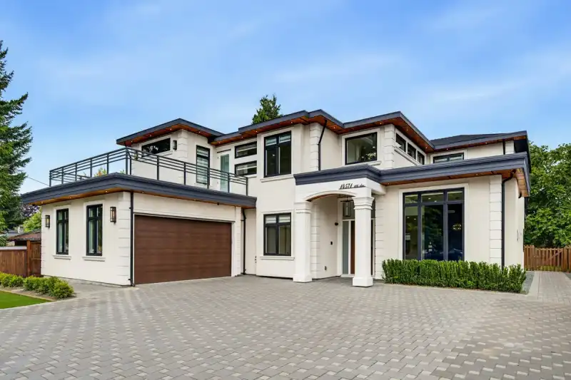 14571 106 AVENUE - photo 1 of 40