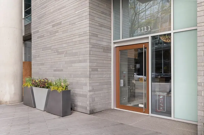 3302 1111 ALBERNI STREET - photo 2 of 25