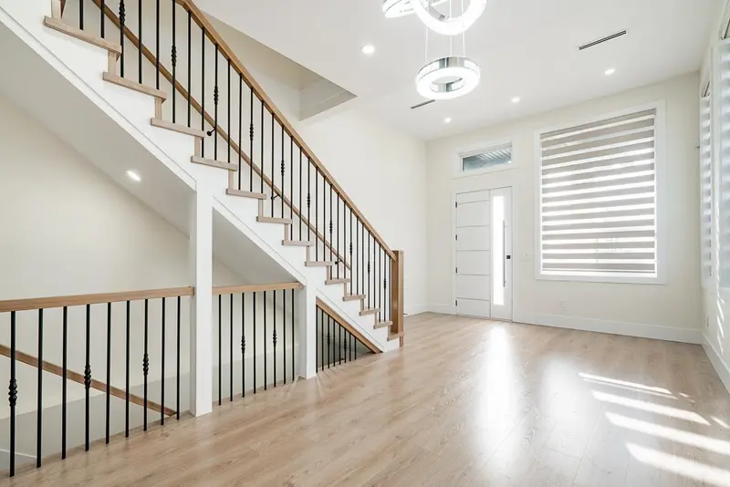 10648 124 STREET - photo 4 of 25