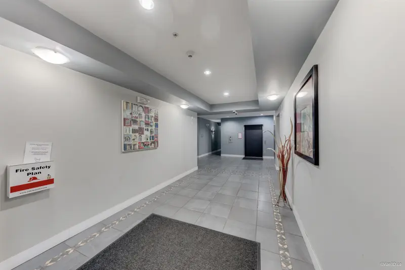 404 1988 SUFFOLK AVENUE - photo 2 of 22